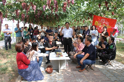 首届“农民诗歌节”暨第四届乡村诗歌论坛在平度市举行