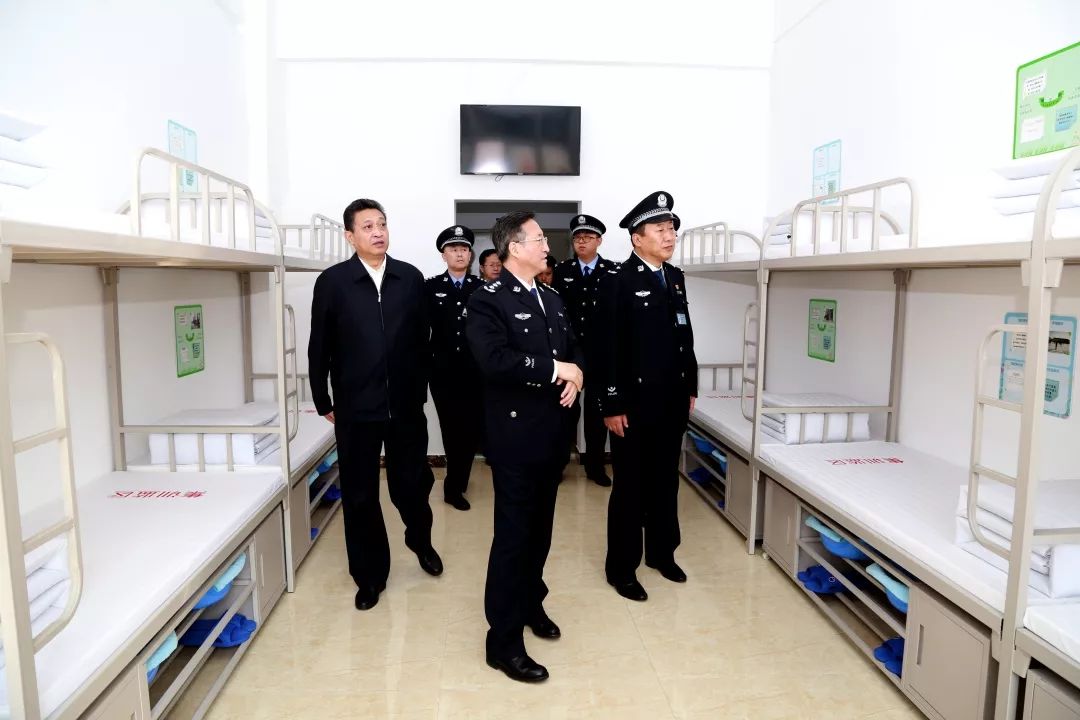 赵金成厅长到省哈尔滨监狱检查国庆安保工作并慰问值班民警