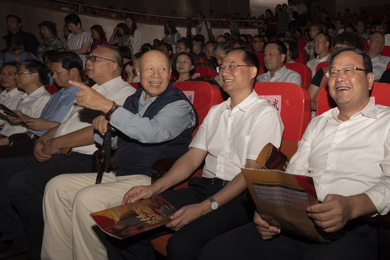 革命历史题材话剧铁骨丹心林基路唱响共产党人正气歌