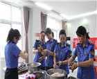 虞城县城市管理局开展“我们的节日·端午节”包粽子活动