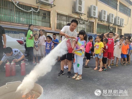 幼儿学人口手_人口手足幼儿识字图片(2)