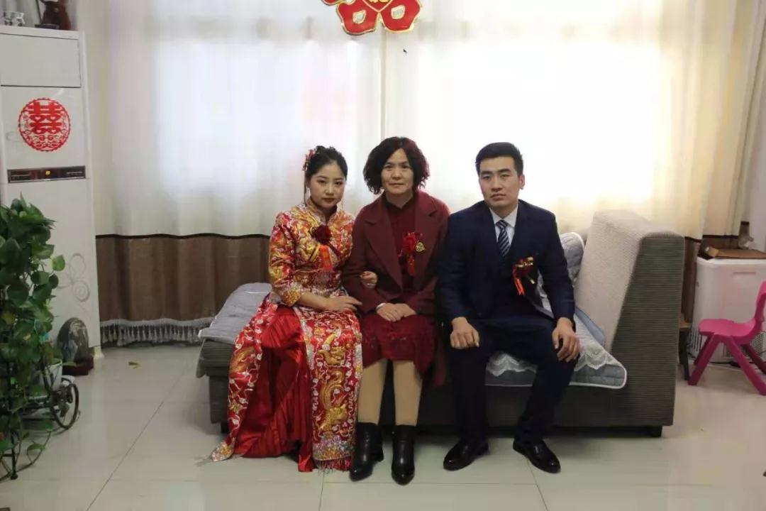 广饶新婚夫妇话别各自奔赴防控"一线!