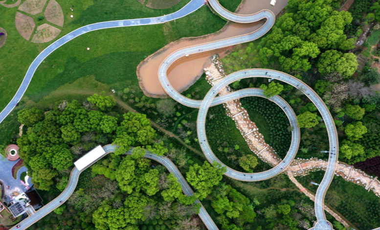 南昌：江西首座AI人工智能智慧森林公园盘山而建” width=