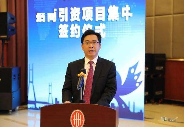 利津县委副书记,县长张晓彬主持仪式