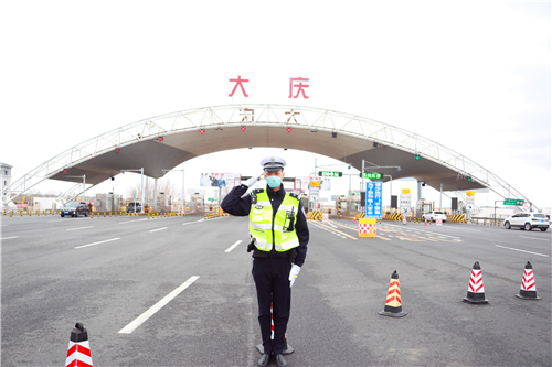 大庆市交警支队政工室民警刘洺硕:闪耀的