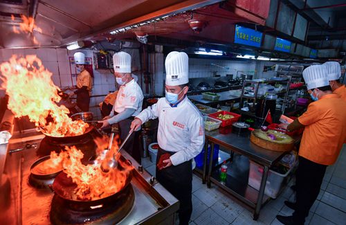 潜江市餐饮企业做好卫生防疫工作