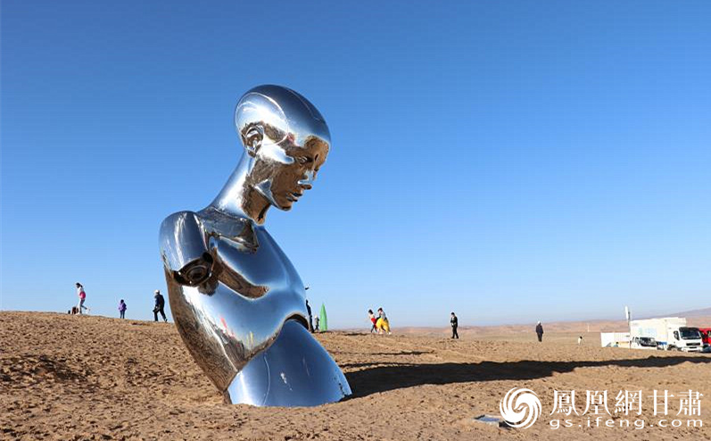 苏武沙漠大景区内的雕塑作品 武威市文体广电和旅游局供图