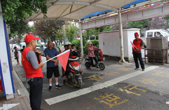 实践暨争创全国文明城市工作推进会议结束上,青年志愿者樊研激动地说