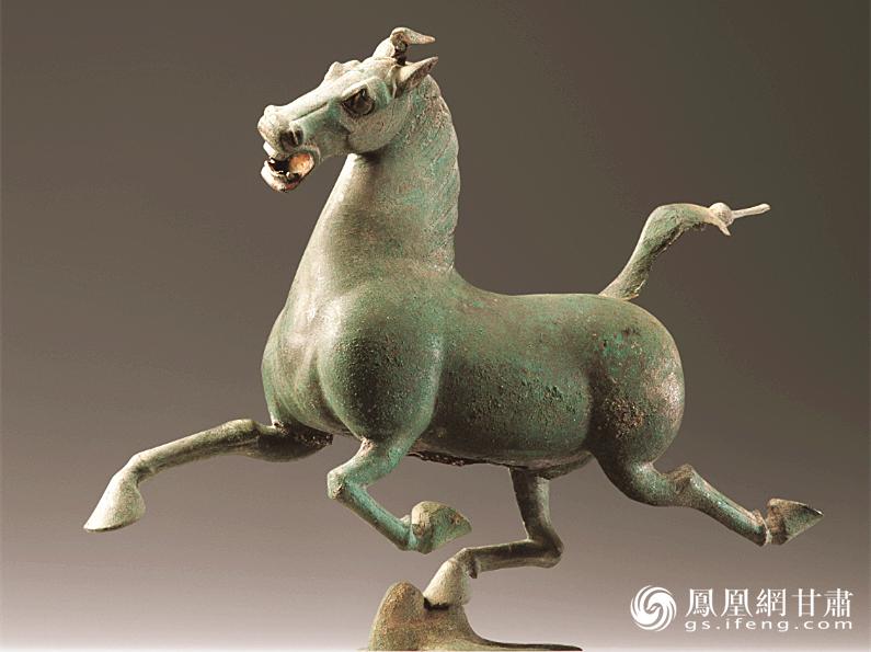 雷台汉墓出土的铜奔马，现藏于甘肃省博物馆。赵广田 摄