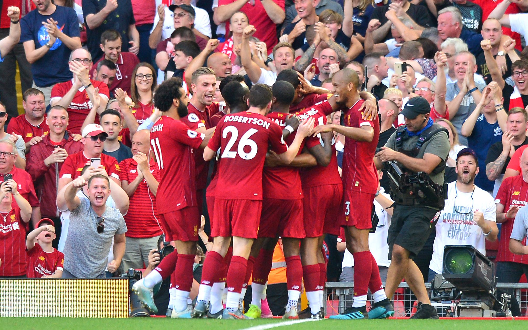 英超联赛免费高清直播+实时赛程+积分预测（2025赛季全覆盖）英超暂定6月17日重启所有比赛空场进行