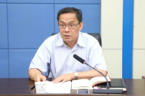 长安大学党委理论学习中心组学习贯彻全国两会精神