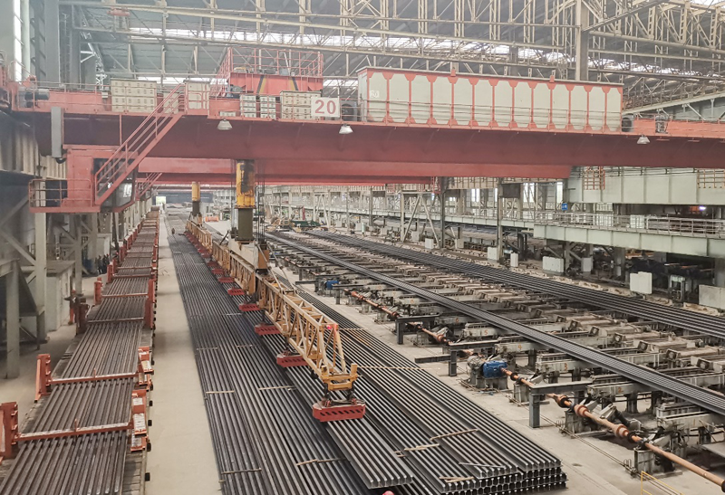 河钢为我国鲁南高铁制造的百米高速轨正在发货