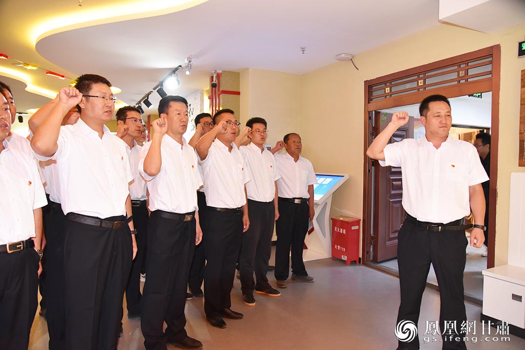 党员:中铁二十一局东乡项目红色