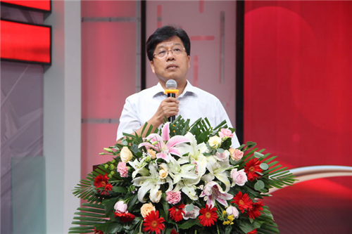 咸阳市委组织部副部长，市人社局党组书记，局长史红岐宣布比赛开始。