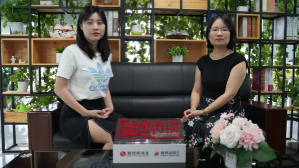 张庆云（右）接受凤凰网广东专访