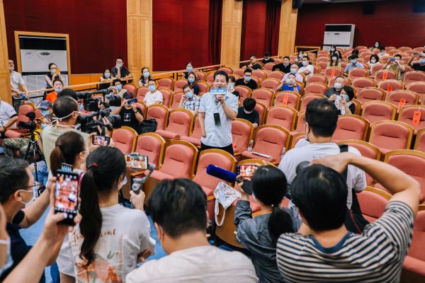 王兆阳称自己满含热泪看完电影。照片由片方提供