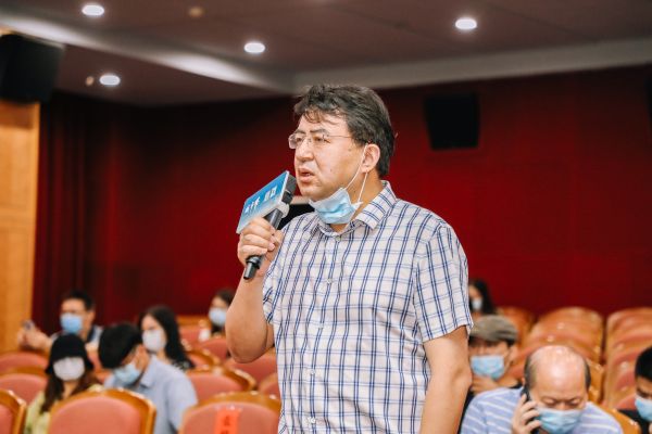 赵杨说,片子真实展示了城管的工作,“被我的同事感动了”。照片由片方提供