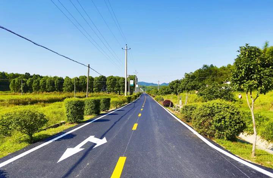 长沙县连续两年获“四好农村路”全国示范县称号。