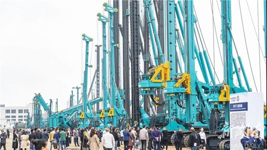 (2019长沙国际工程机械展览会上，山河智能签约金额超10.5亿。通讯员 摄)