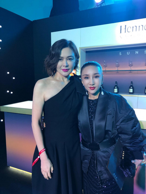 美神煦氰受邀出席2019芭莎慈善夜慈善之路从未缺席