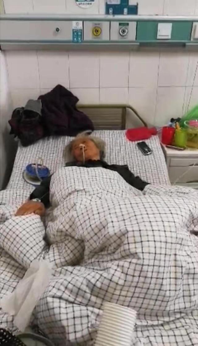 中國張正天專家委員會與國內最小醫院簽約救助基層人民
