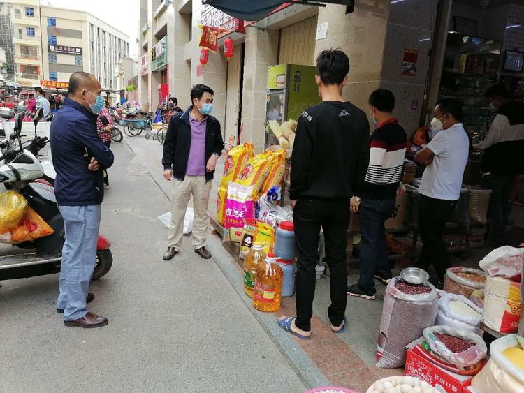 乐东县黄流镇大力开展对非法经营餐馆,店铺,夜宵点的整治