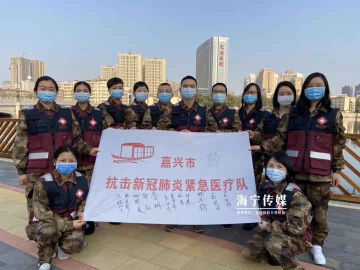 大潮君得知在武汉的52天里,李琳和吴海宁在武汉科技大学附属天佑医院