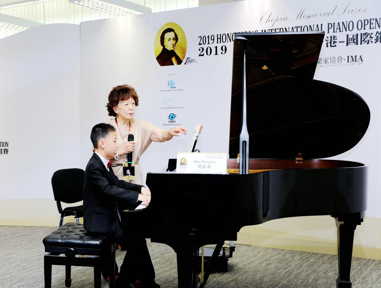 著名钢琴演奏家鲍蕙荞凤凰网河南_凤凰网
