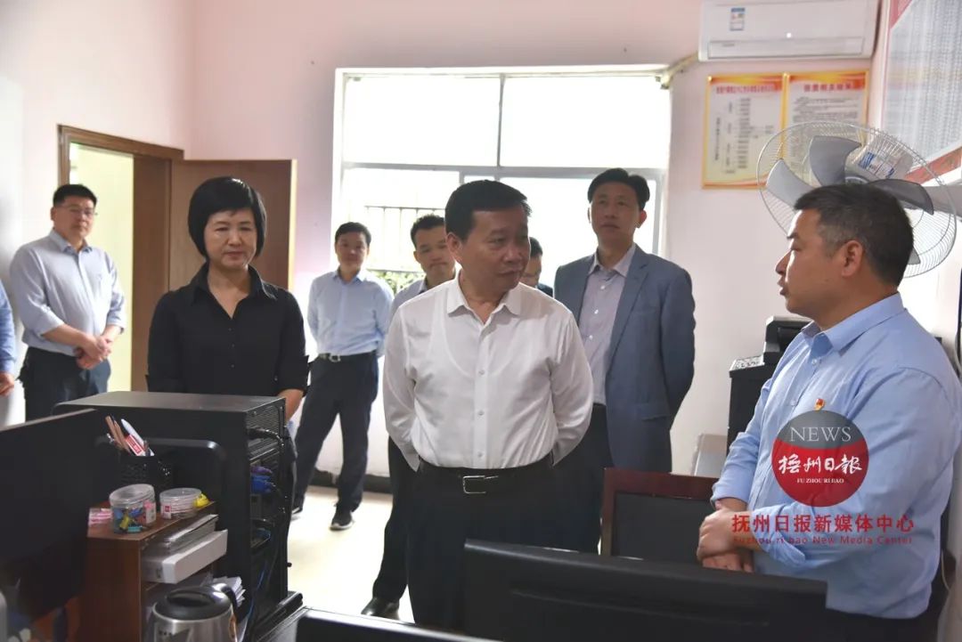肖毅周末去了金溪和资溪关注脱贫攻坚干部作风等工作