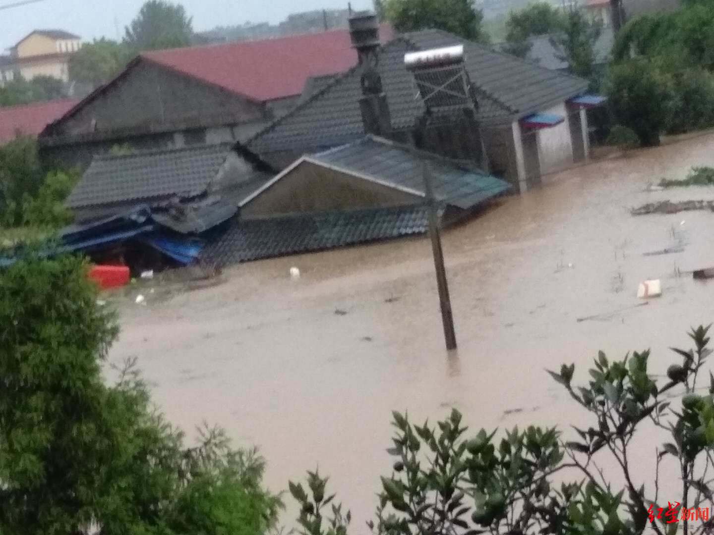 紧急转移1800余人绵阳安州区塔水镇场镇被淹全镇断电断水断气