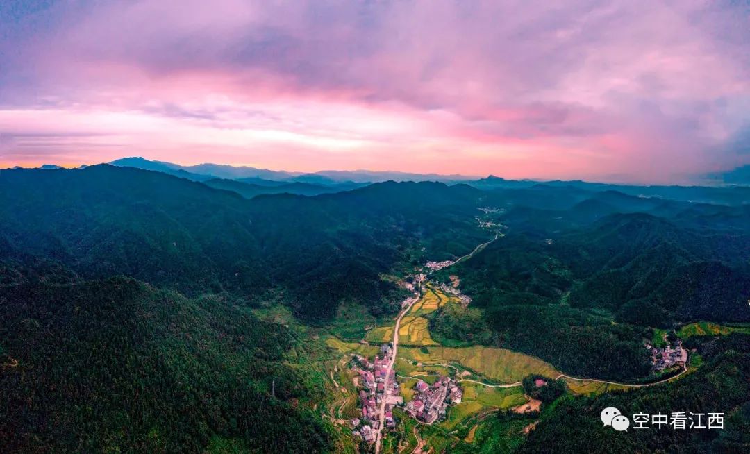 航拍武宁东林乡大山里的金秋风景美不胜收