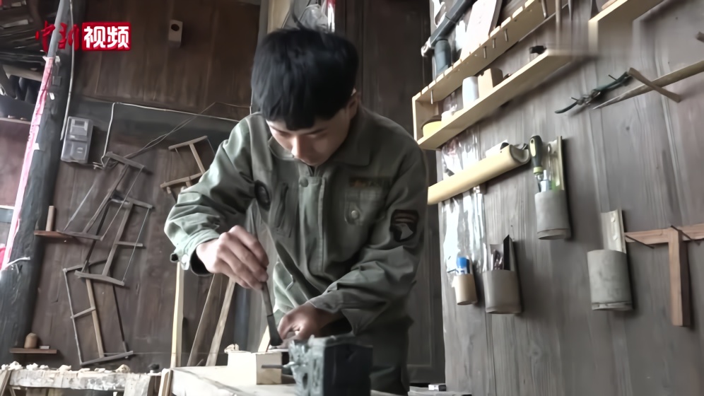 贵州大山里的“网红”：自学木匠技艺 获粉上百万