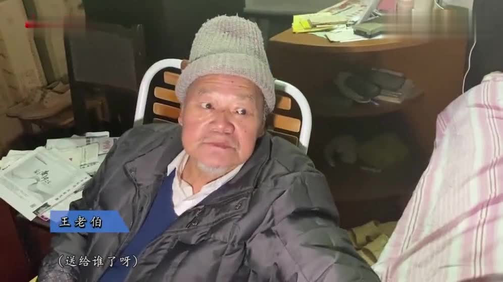 实探上海88岁赠房老人家 摊主出示“遗赠扶养协议”