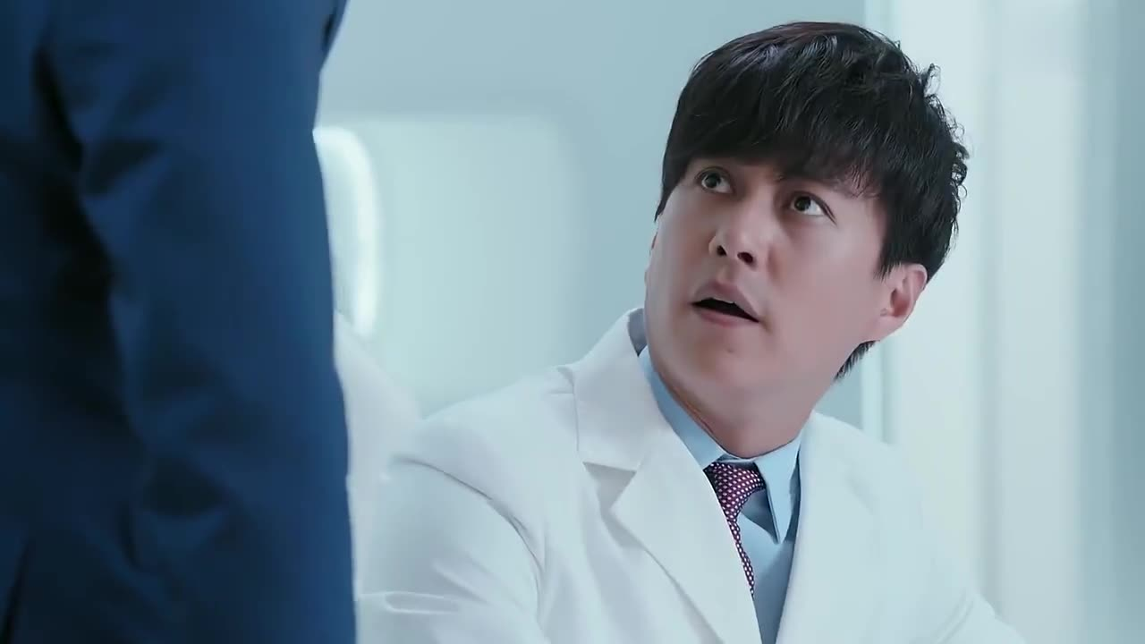 关注姑娘:先生帮邋遢男追帅哥,当场给他换了身衣服,立马被恋爱平面设计的私单合同图片