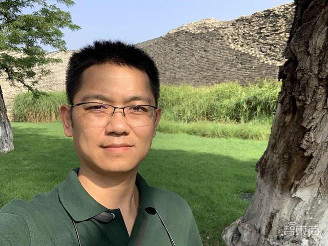 换脸软件ZAO一夜火爆朋友圈，但版权和隐私问题不容忽视