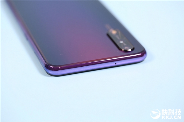4800万AI三摄仅1598元 vivo Z5开箱图赏