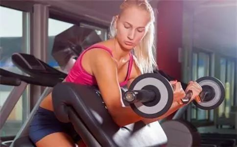 「新氧App」宋轶比乔欣还绝的芝麻腰，自曝不是天然的，就想知道这得多少钱？