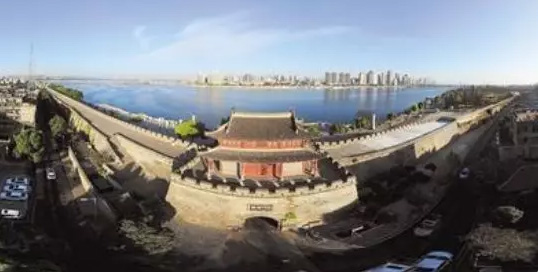 郭靖、黄蓉雕像落地襄阳引争议