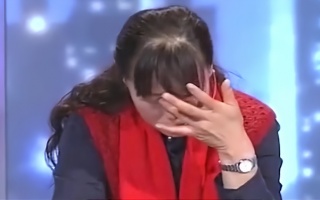 儿子交女友母亲百般挑剔，儿子分手排斥交女友，儿子难过母亲流泪