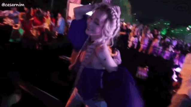 「新氧App」娱乐圈第一代人造美女近照，40岁不仅没崩还嫩过18岁