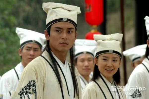 还记得何润东董洁版《梁祝》里的马文才吗?他现在长这样