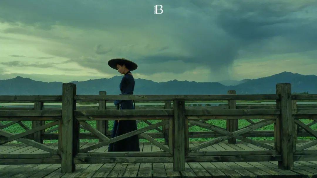 [美美d娱乐]走投无路，上街乞讨，影后被逼自杀？