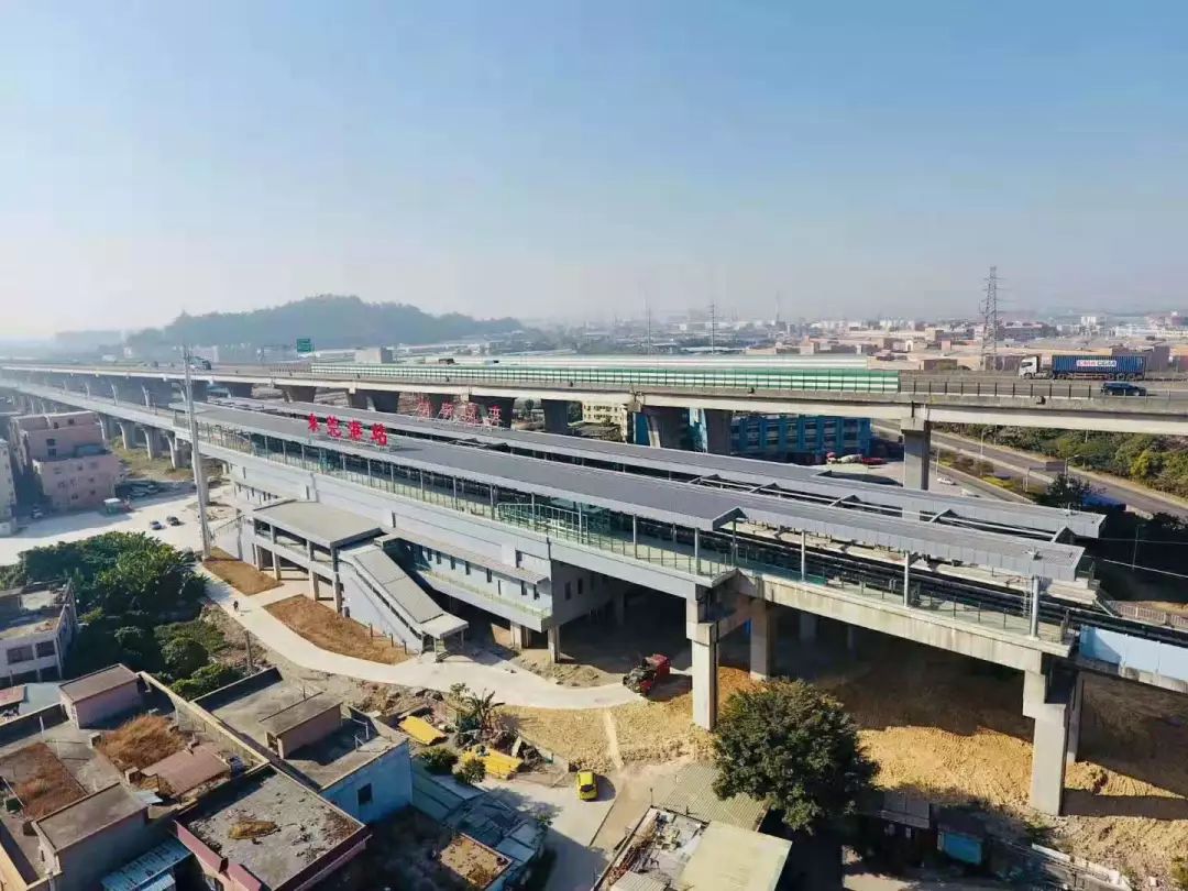其中厚街站,虎门北站,虎门东站,深圳机场北站,深圳机场站为地下站