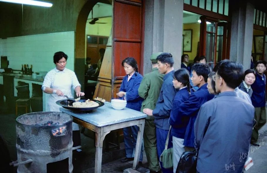 老照片：1978年的生活，五星帽，军绿衣服，一个时代的记忆