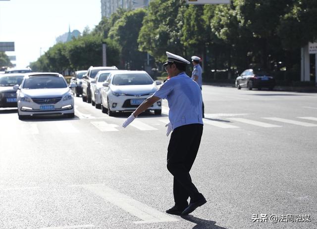 常德交警四大队改良口哨执勤吹出最美哨音