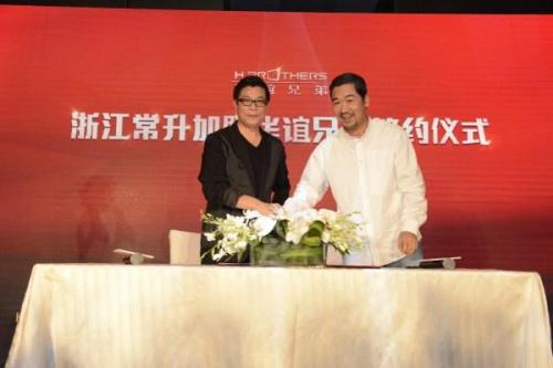 「会火」64岁张国立每天工作18个小时，是热爱工作，还是被协议拖累