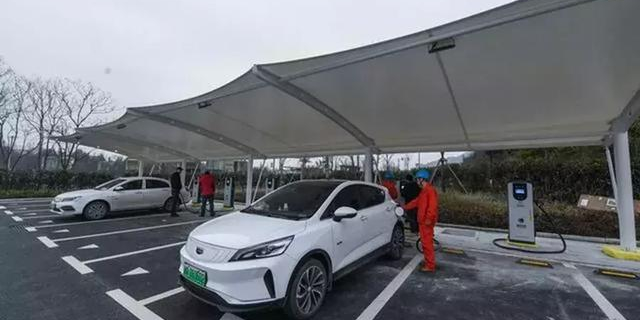 在你還在猶豫電動(dòng)車能不能買的時(shí)候北京人已經(jīng)排號到9年以后