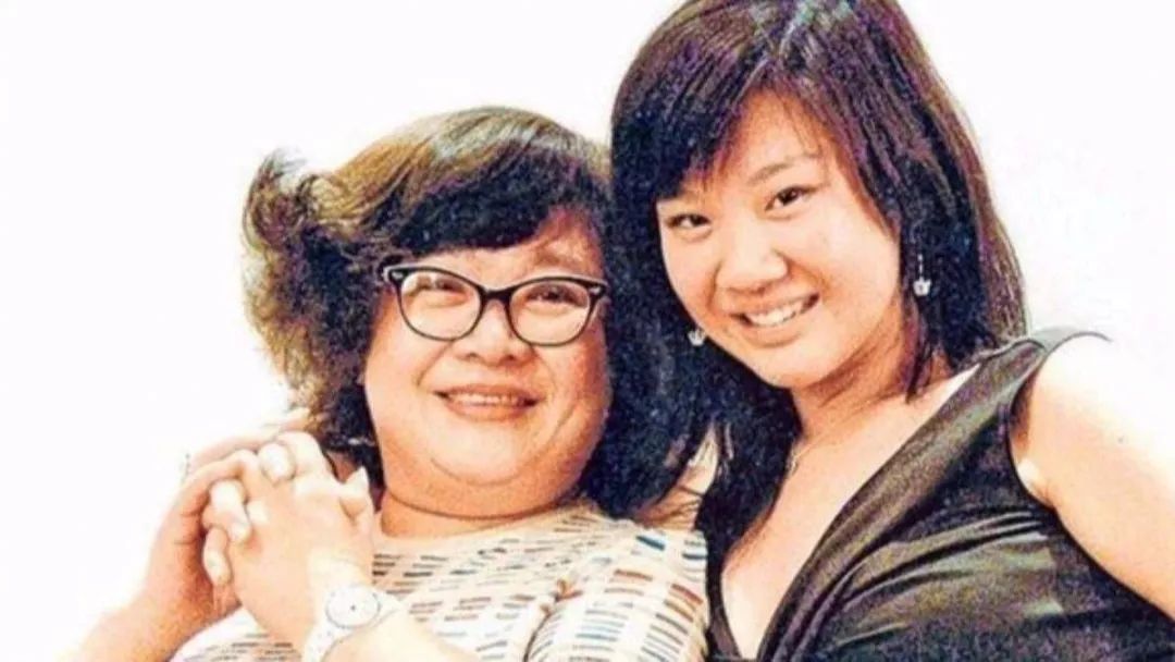 沈殿霞180斤女儿自信晒泳装照，为对抗键盘侠关评论