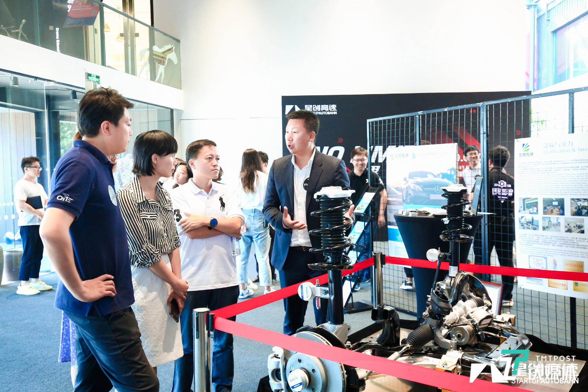 「钛媒体」帮创业者实现脑洞，戴姆勒Startup Autobahn不但“给钱”还要“给场景”