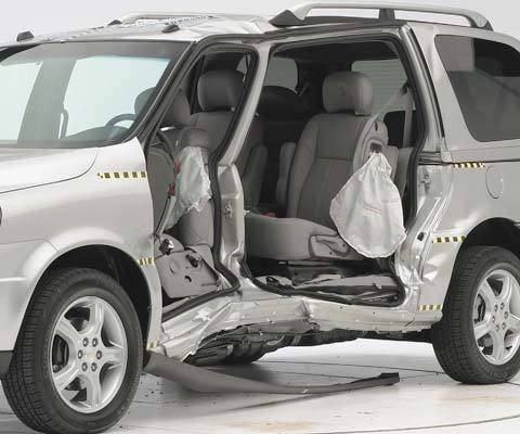 「虎嗅APP」国产车的死亡陷阱